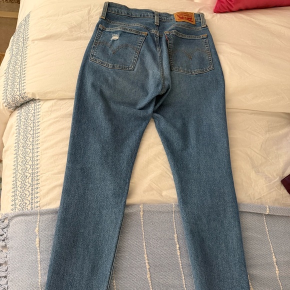 Levi Wedgie Skinny Jeans - Picture 3 of 4